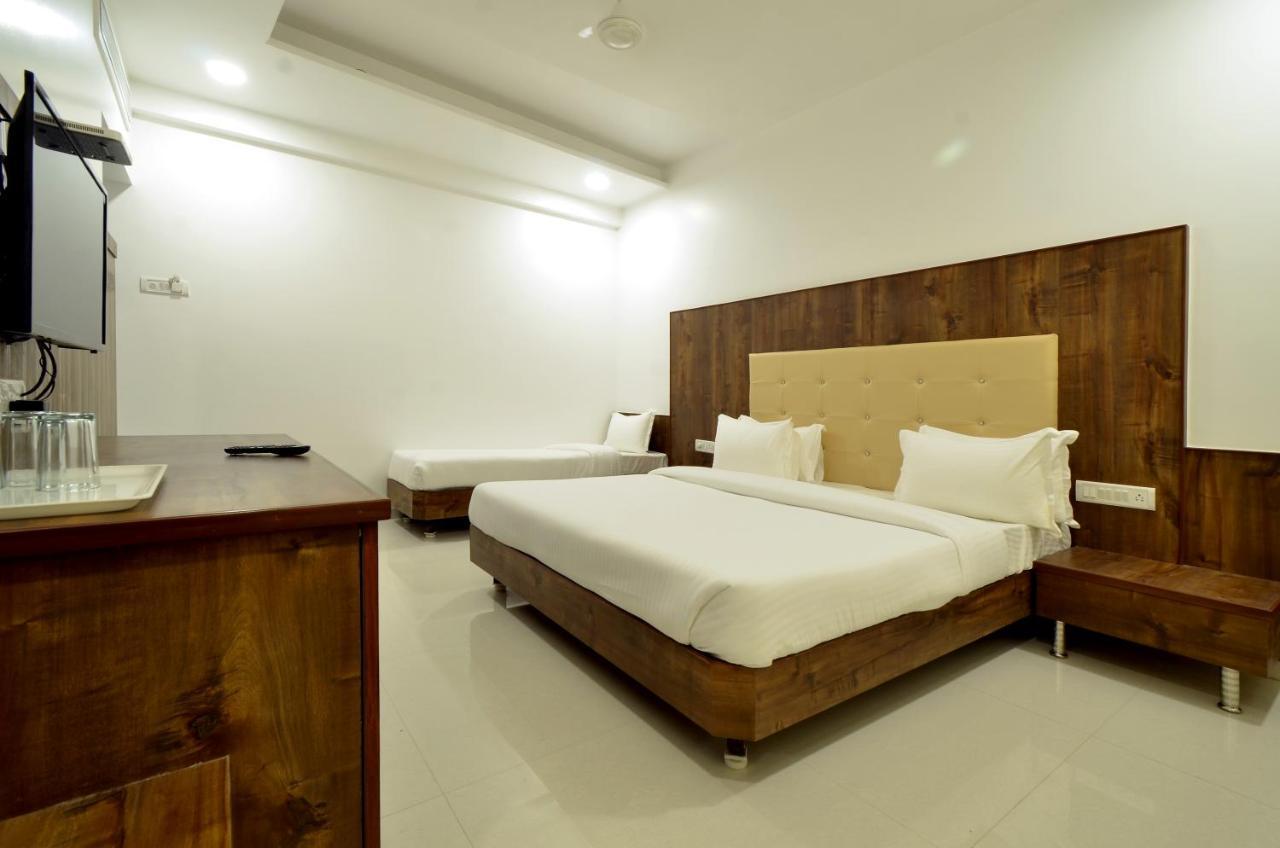 Hotel Dwarka Park Shirdi