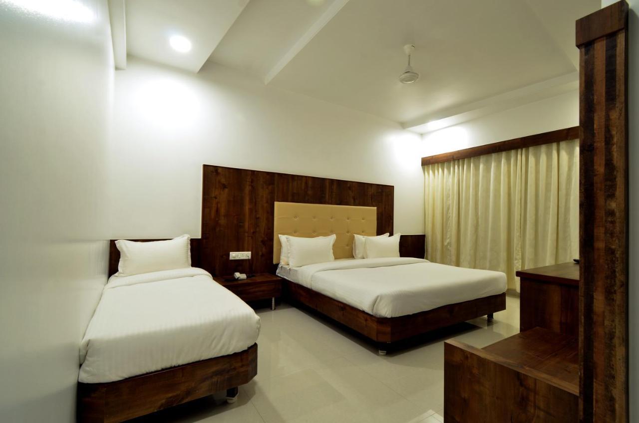 Dwarka Park Hotel